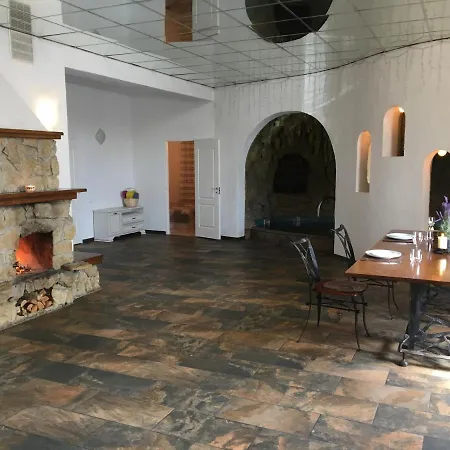 Lägenhet 120 Sq M With An Indoor Swimming Pool *